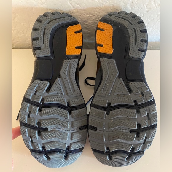 Men’s Brooks Ghost 15 Flintstone/Peacoat/Oak Running Sneaker - Picture 4 of 7